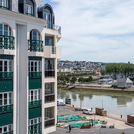 Sowell Hotels Le Beach ทรูวิลล์-ซูร์-แมร์ ภายนอก รูปภาพ