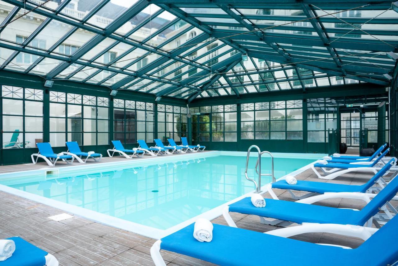 Sowell Hotels Le Beach ทรูวิลล์-ซูร์-แมร์ ภายนอก รูปภาพ